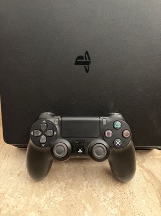PS4 Slim Negra como nueva