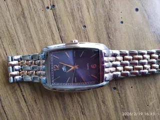 Reloj Lotus Rectangular Dorado y Plateado