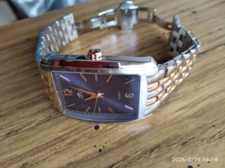 Reloj Lotus Rectangular Dorado y Plateado