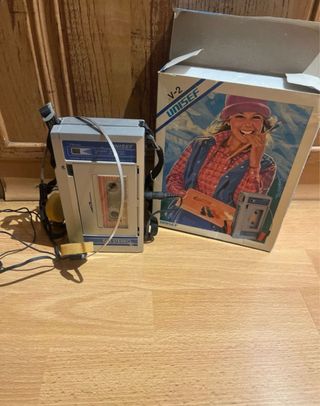 Reproductor Casetes Vintage Unisef V-2 con Caja