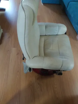 Sillón masajeador piel sintética beige