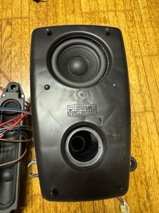 Altavoces y componentes de audio