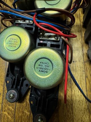 Altavoces y componentes de audio