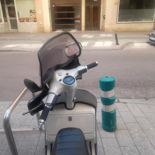 Vespa PE 200 E Blanca