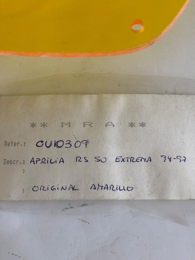 Parabrisas MRA Amarillo Aprilia RS 80