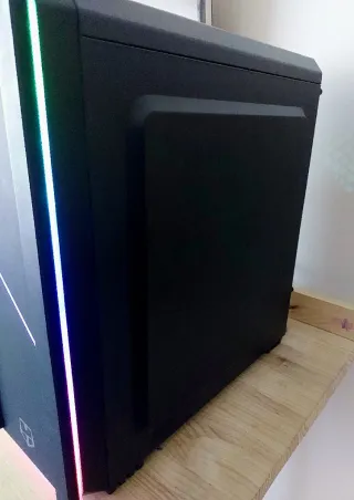 Torre PC Gaming Negra con RGB