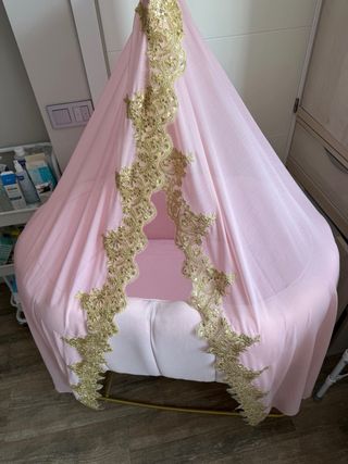 Mini cuna rosa con dosel