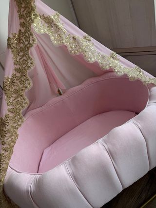 Mini cuna rosa con dosel