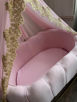 Mini cuna rosa con dosel