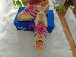 Zapatillas Adidas Beige y Rosa Talla 42