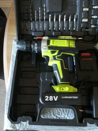 Taladro a batería 28V con maletín y dos baterias