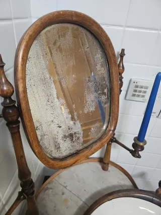 Palanganero antiguo de madera y mármol