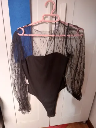 Body negro mangas abullonadas