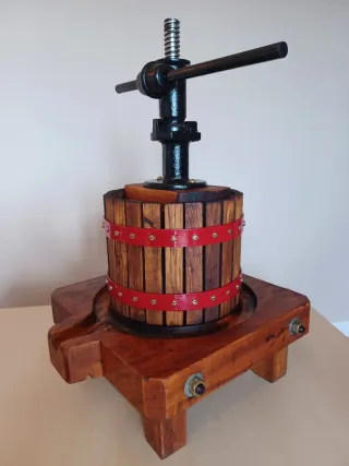 Prensa Francesa "Corgoloin"  Borgoña S. XIX