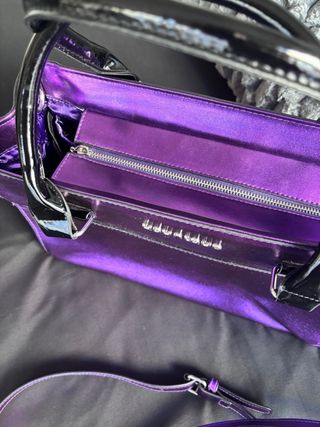 Bolso de mano y hombro Younique púrpura