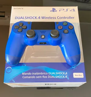 PS4 Slim + 4 mandos (cajas incluidas)