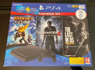 PS4 Slim + 4 mandos (cajas incluidas)