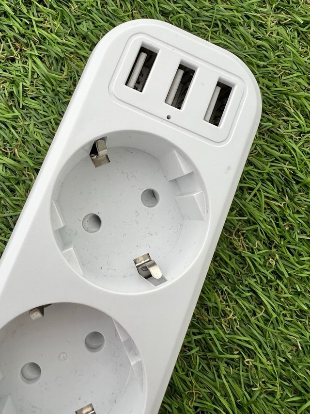 Regleta 5 Enchufes + 3 USB (Blanca)