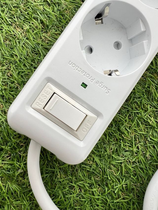 Regleta 5 Enchufes + 3 USB (Blanca)