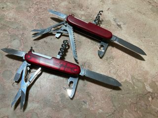 2 Victorinox: Huntsman old e Climber