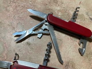 2 Victorinox: Huntsman old e Climber