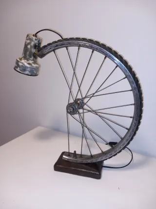 Lámpara Mesa Industrial Rueda Metal Madera