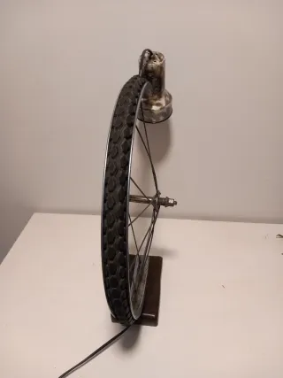 Lámpara Mesa Industrial Rueda Metal Madera