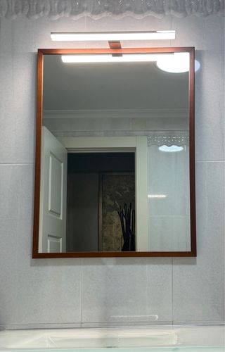 Mueble baño con lavabo y espejo