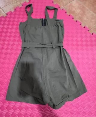 Mono corto negro con cremallera tallas S y M