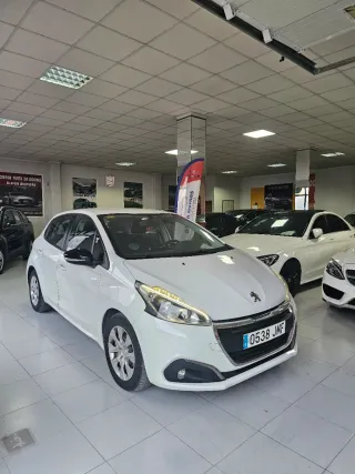 Peugeot 208 2016