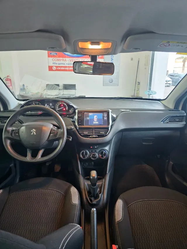 Peugeot 208 2016