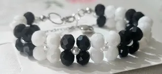 Bracciale perline bianche e nere
