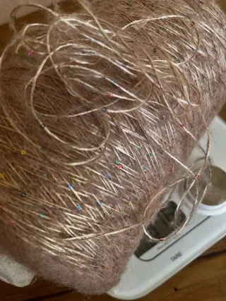 Filato mohair con paillettes