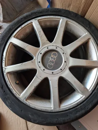 Llanta Audi