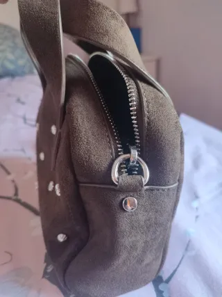 Bolso Parfois marrón con tachuelas