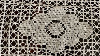 Tovaglia in pizzo filet floreale 100x100 cm