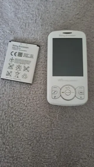 Sony Ericsson Walkman Blanco + Batería