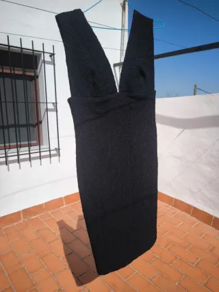 Vestido negro con textura