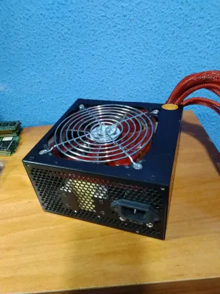 Fuente Alimentación Gaming Negra