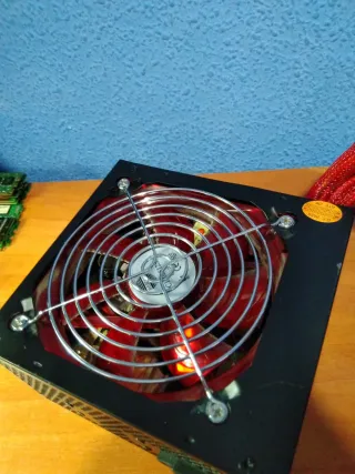 Fuente Alimentación Gaming Negra