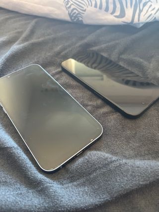 iPhone 13 Pro Max y iPhone 15 para piezas rotos