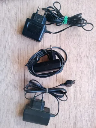 Lote 3 Cellulari Motorola e Sony Ericsson