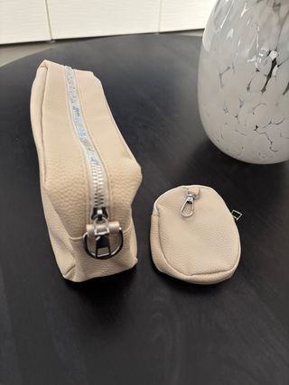 Bolso neceser beige con monedero a juego