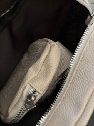 Bolso neceser beige con monedero a juego