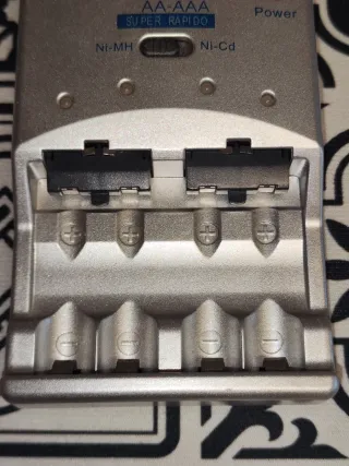 Cargador super rápido AA-AAA Silver Electronics