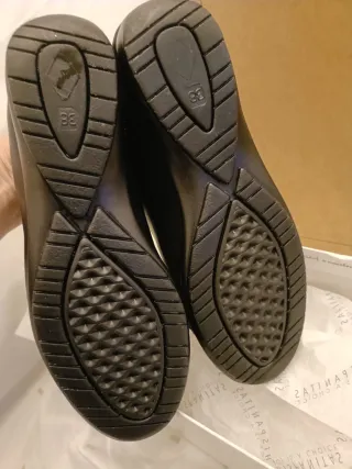 Zapatos Hispanitas para mujer negros de piel.