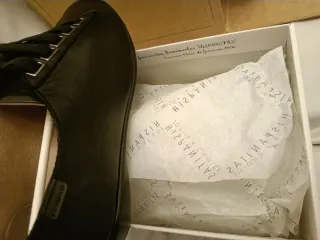 Zapatos Hispanitas para mujer negros de piel.