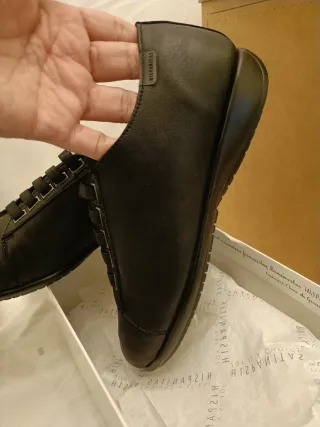 Zapatos Hispanitas para mujer negros de piel.