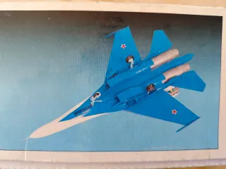 Maqueta Avión SU-27 Russian Knights 1/48