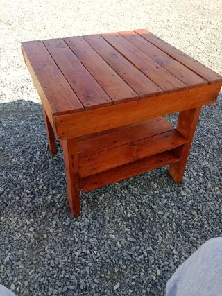 Mesa auxiliar de madera mueble